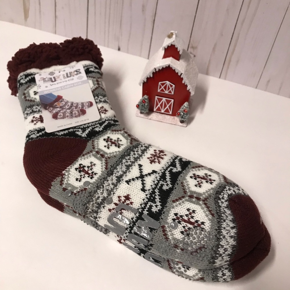 Slipper Socks Muk Luks  NWT fleece fuzzy socks winter socks
